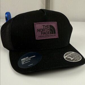 OSFA North Face “keep it patched” trucker hat New with tags